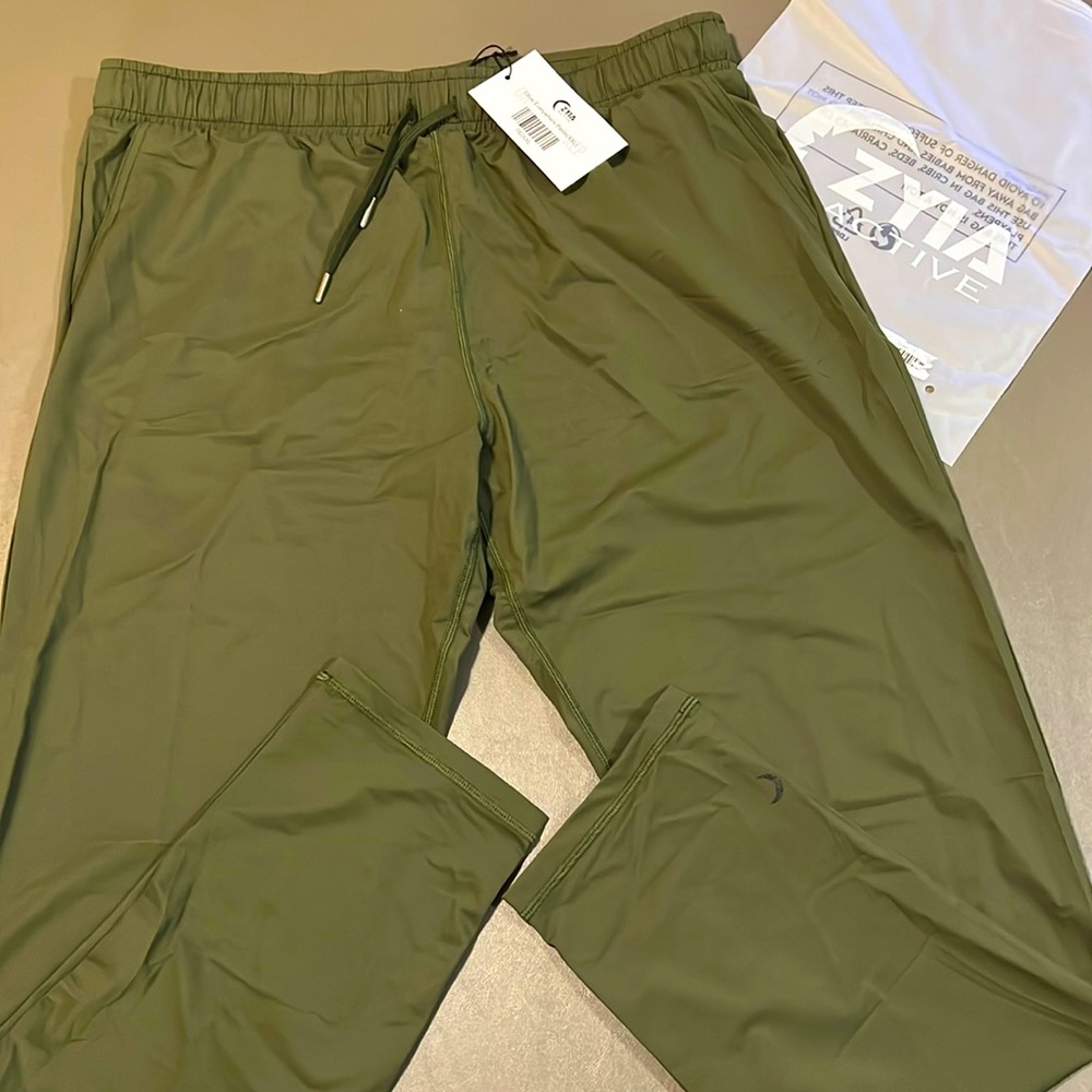 Zyia Olive Everywhere Pants - 28.5” inseam - Sz XXL (14-16)